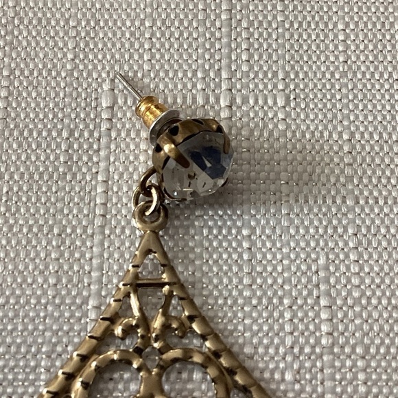 Filigree Vintage Gold Tone Earrings - Picture 3 of 4